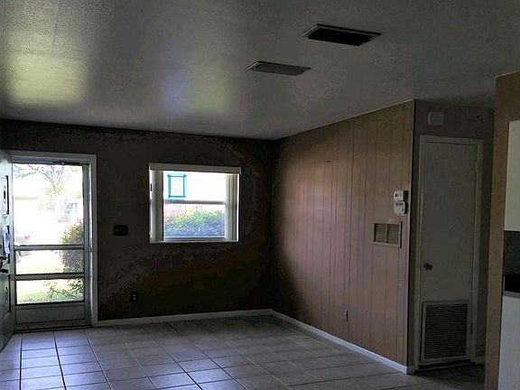4th image of 2496 W Lourdes Dr