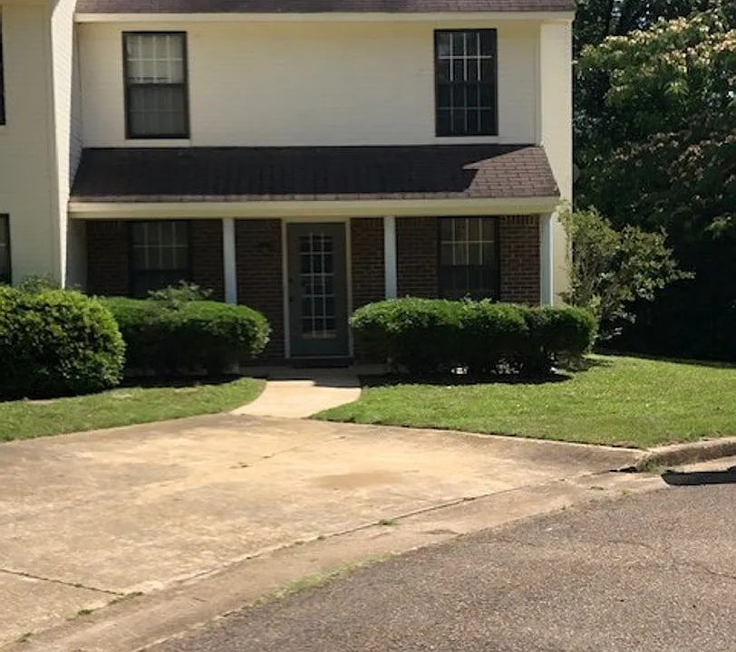 118 Briarwood Cir
