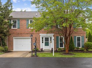 4004 Hunting Pines Ct, Fairfax, VA 22032