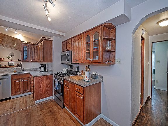 4th image of 154 Orchard Dr