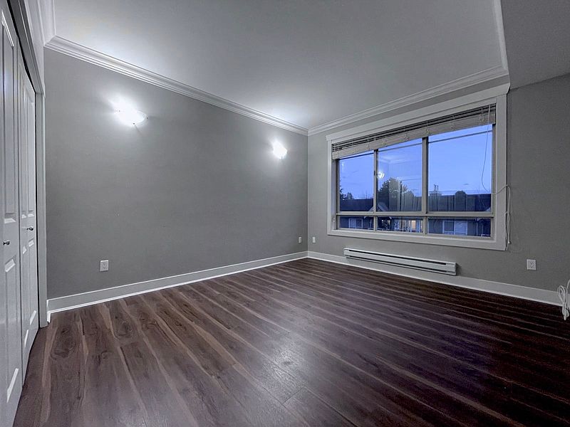 Surrey Apartment for rent - 2 Bedrooms — photo 17