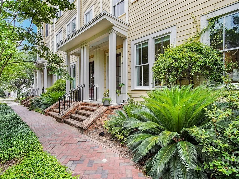 718 Tattnall St — Photo 2
