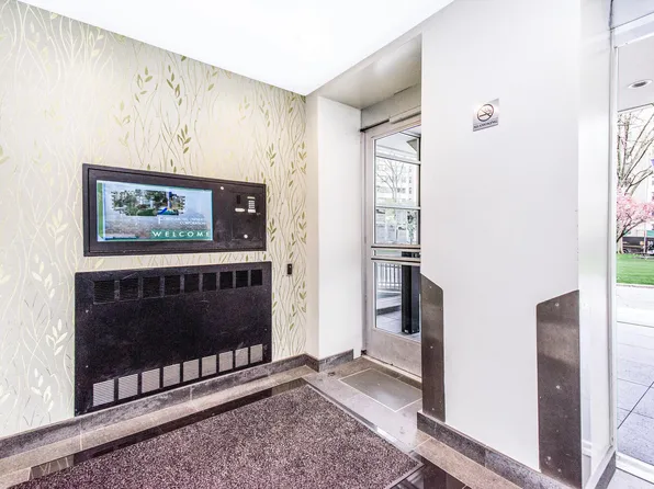 2 Fordham Hill Oval image 20 of 33