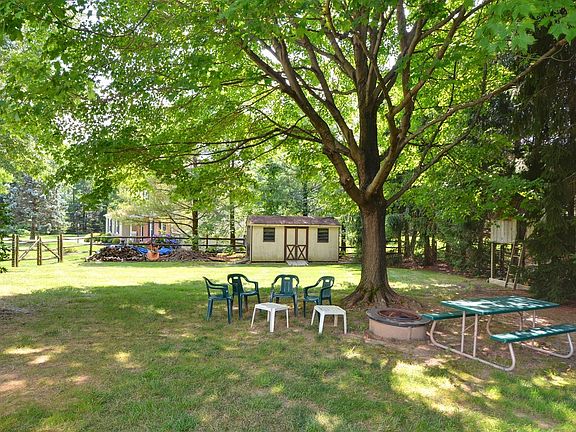 2nd image of 473 W Radnor Ct