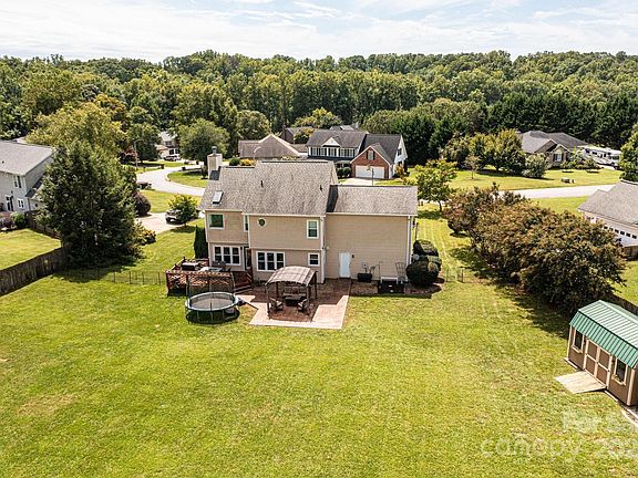 2nd image of 2748 Touchstone Cir