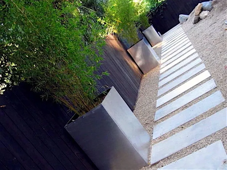 8657 Lookout Mountain Ave — Photo 14