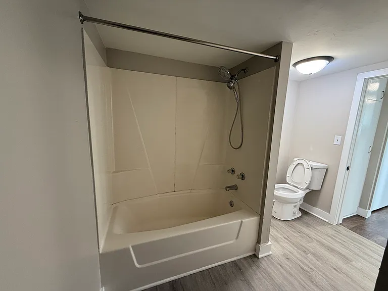 704 Walnut St — Photo 17