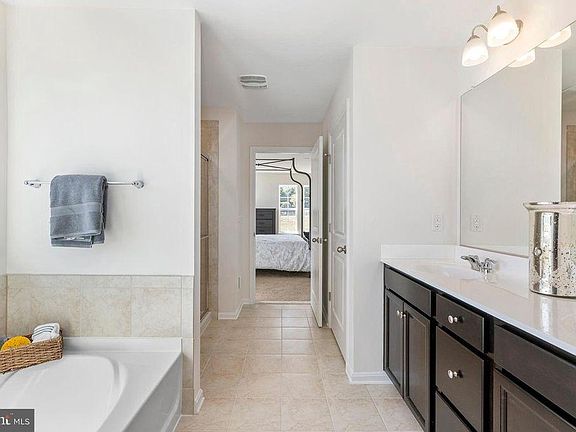 4th image of 203 Hollycrest Pl Lot 64