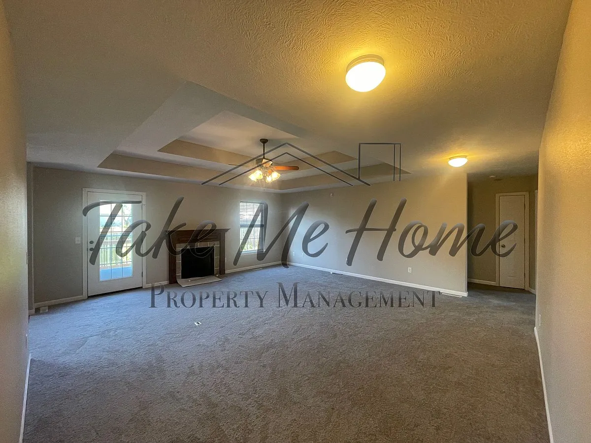Building Photo - 4652 Blackfoot Dr
