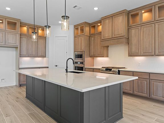 3rd image of 224 Sandhill Grove Trl
