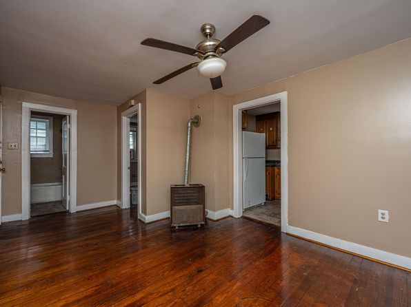 charleston-south-carolina-440949264 picture