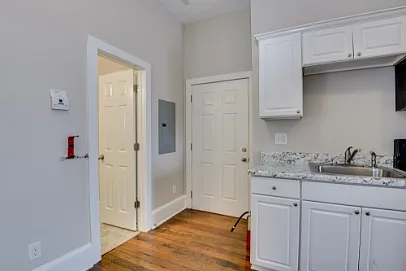 1 bed, 450 sqft, $850 — Photo 2