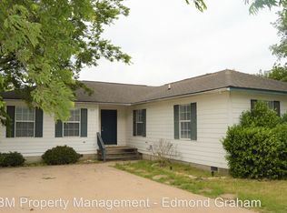 1605 S Oak Grove Rd, Ennis, TX 75119
