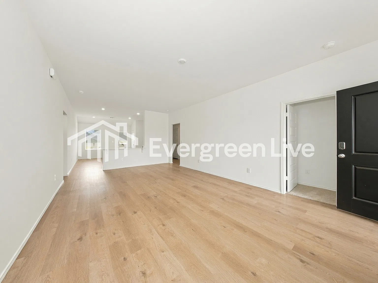 4 bed, 2.0 bath, 1470 sqft, $1,595 — Photo 4