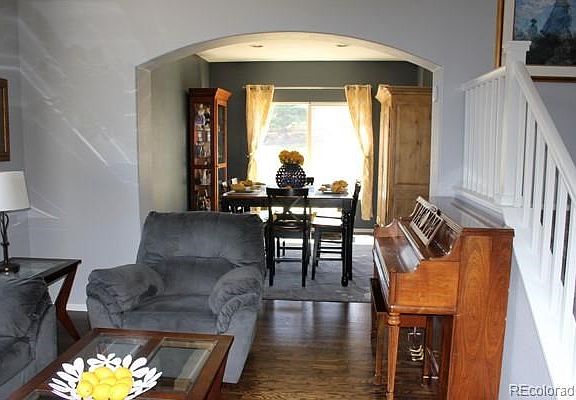 Formal living to dining