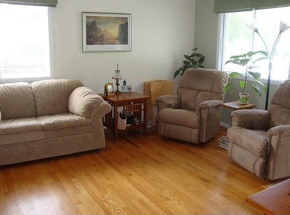 3rd image of 221 Shelly Dr
