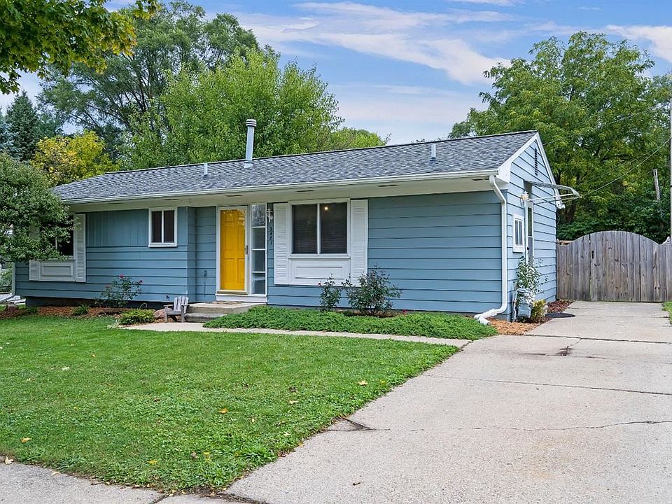 1st image of 3481 Creek Dr