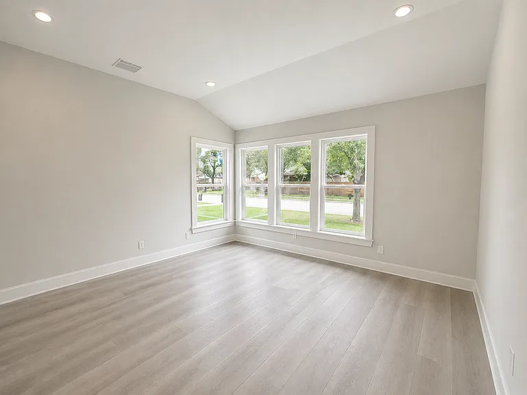 920 Keith Ln — Photo 13