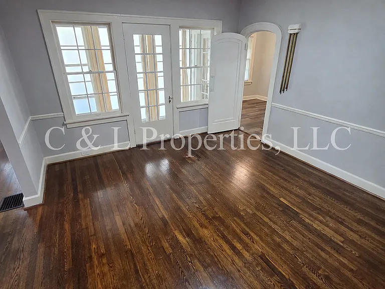 902 Walnut St — Photo 11