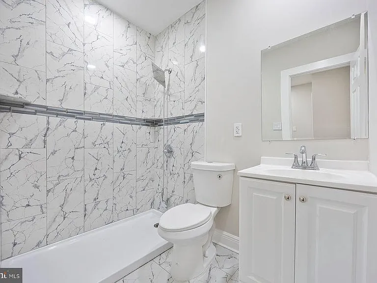 117 Collins Ave S — Photo 21
