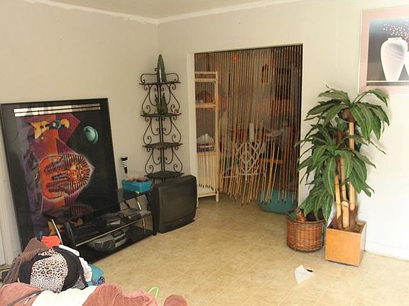 3rd image of 1721 6th St S #00