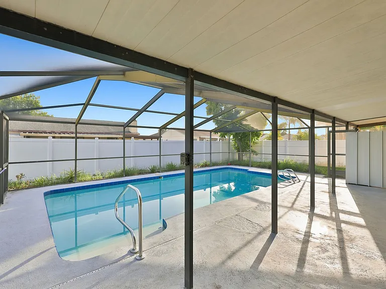 8433 Somerset Dr — Photo 27
