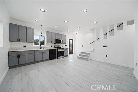 16602 Superior St — Photo 7