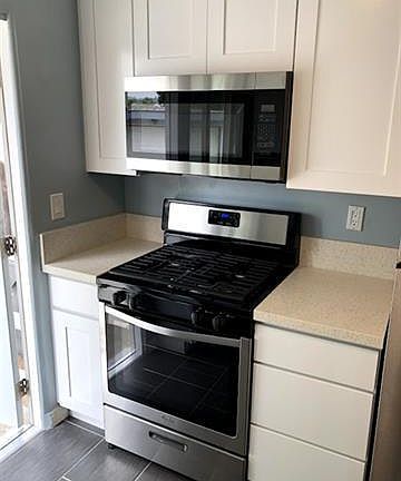 4th image of 446 Claydelle Ave
