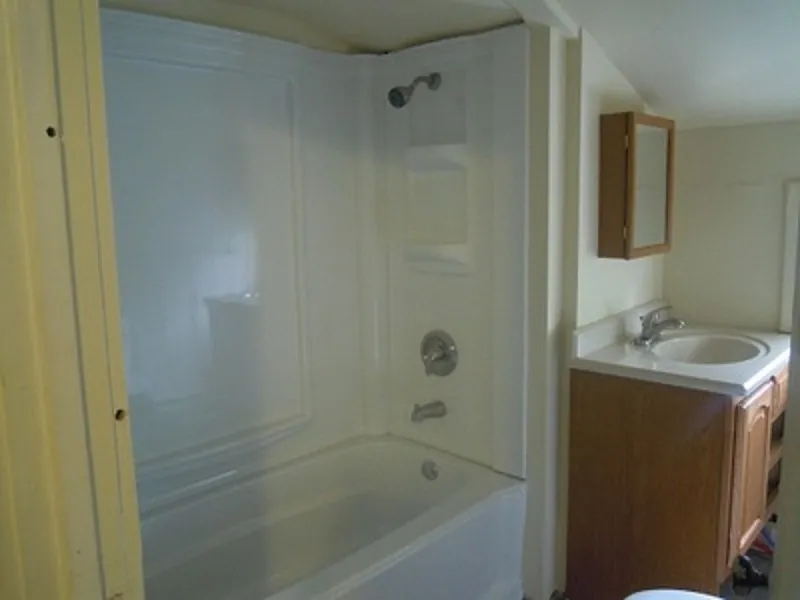 2 bed, 1.0 bath, 676 sqft, $1,200 — Photo 3