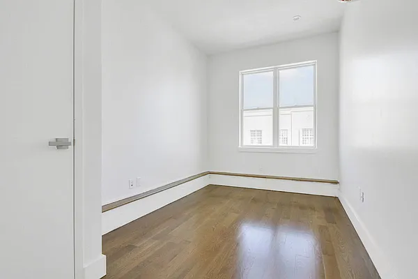 Rented by Nooklyn NYC LLC | media 76