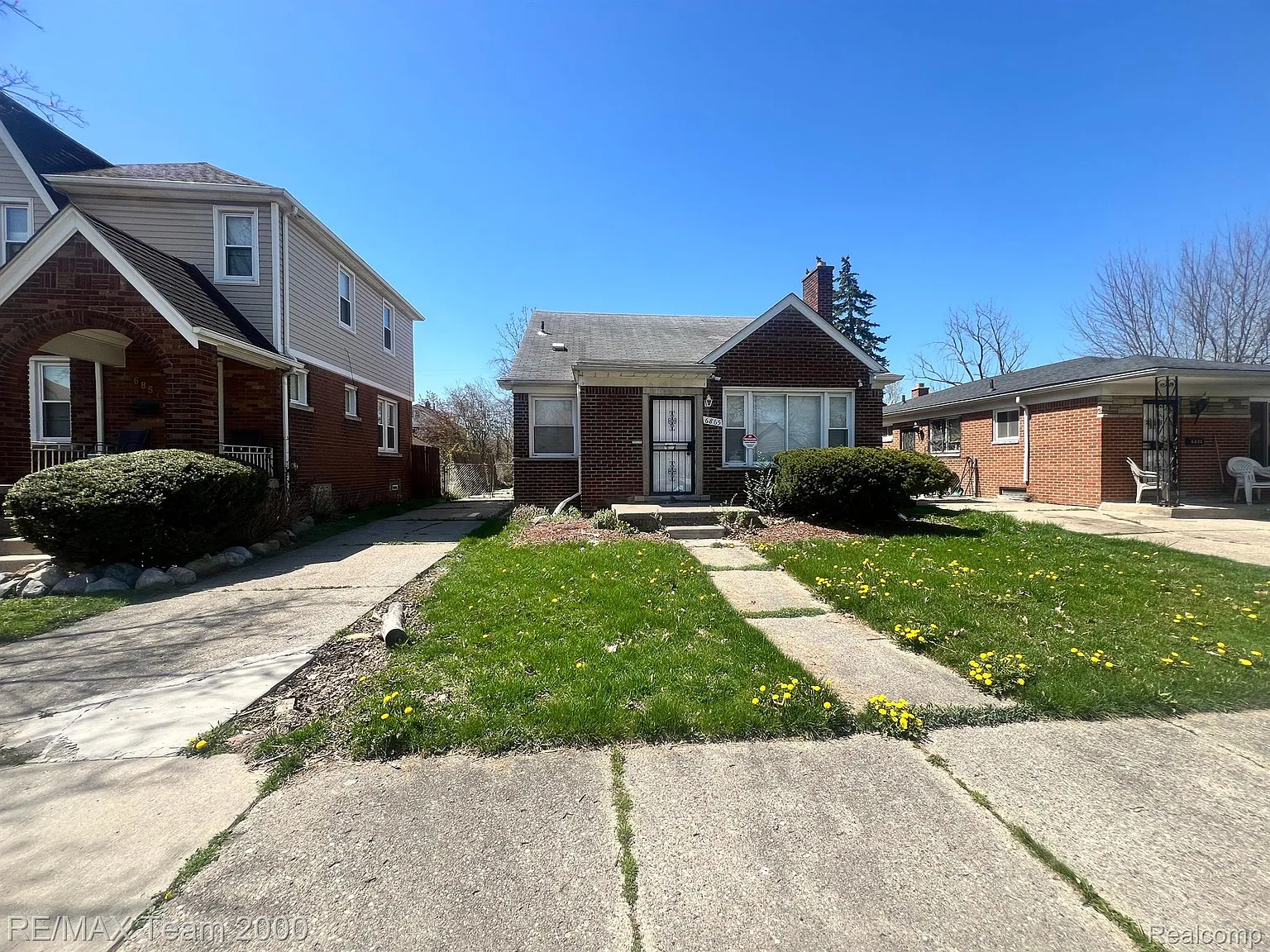 6865 Rosemont Ave photo 1