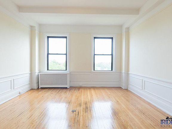 2nd image of 74 Prospect St #3BATHS
