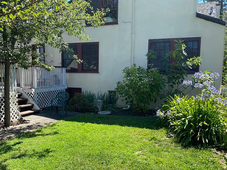 Beautiful backyard. Not an updated picture. Has a new "hogwire" deck.