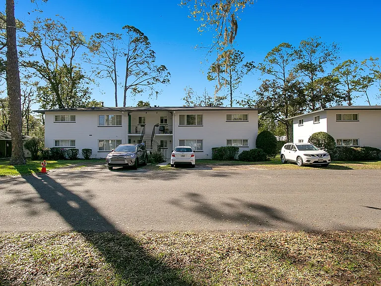 1820 NW 10th St — Photo 19
