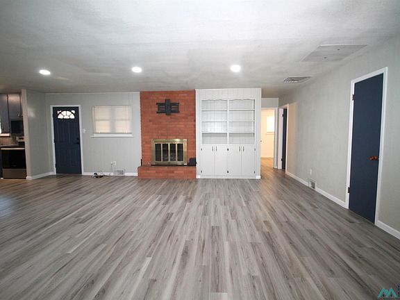 2nd image of 301 Cactus Dr