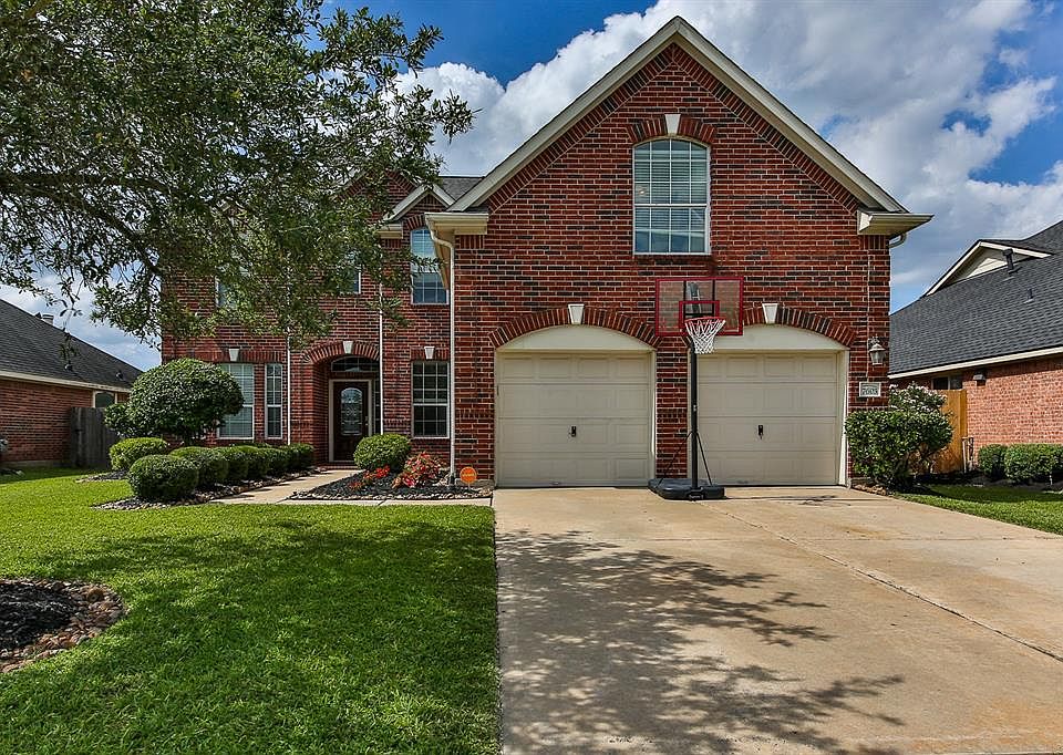 1st image of 7603 Lakeside Manor Ln