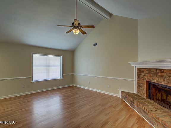 5th image of 6650 Hickory Crest Dr