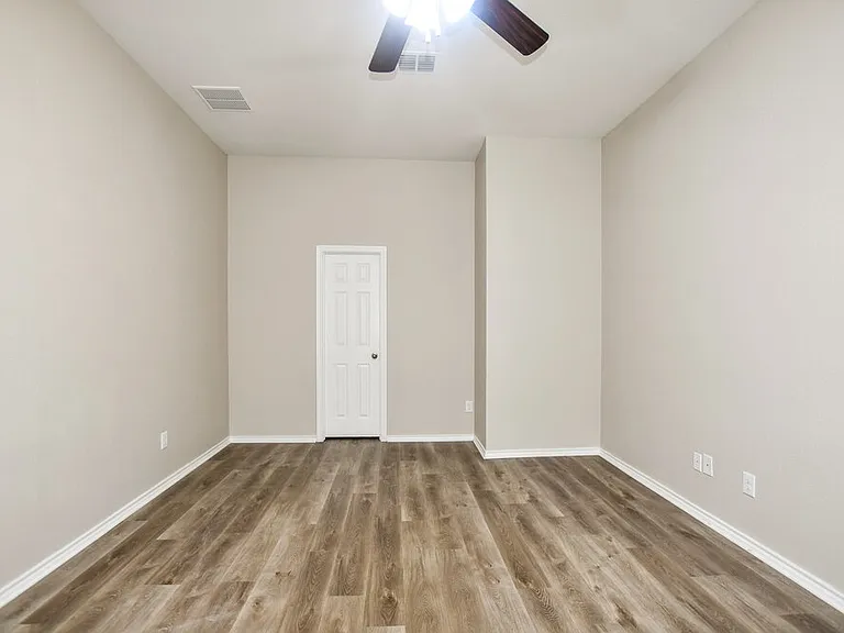 4713 Joshua Dr — Photo 8