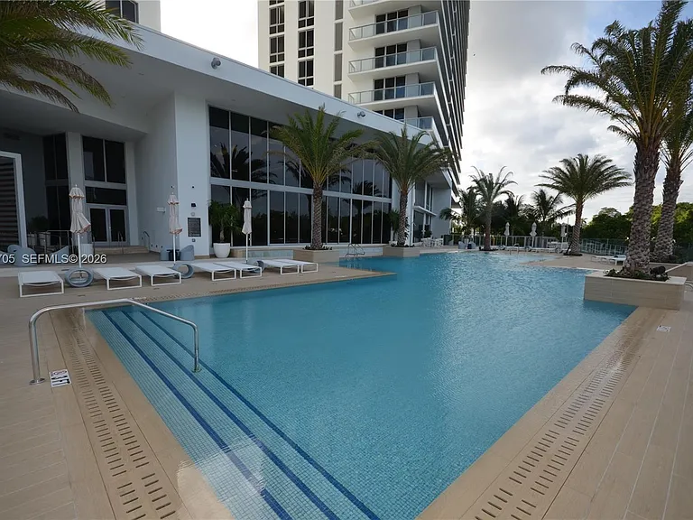 16385 Biscayne Blvd #518 — Photo 17
