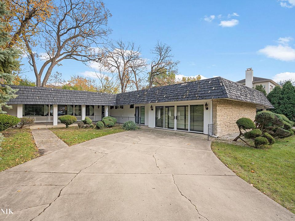 1st image of 117 Crab Apple Ln