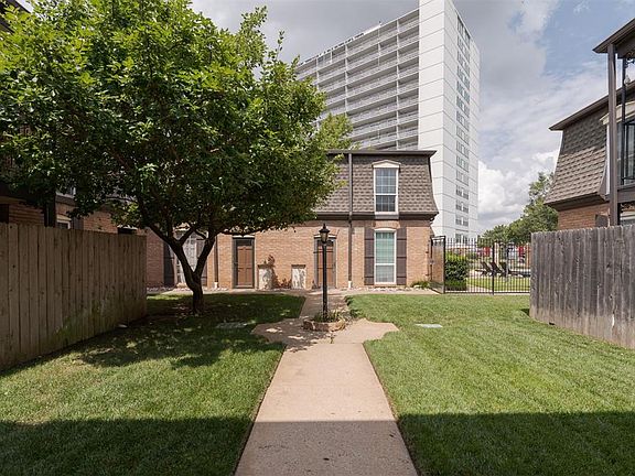 5th image of 6000 N Brookline Ave APT 62