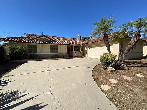 2539 E Seville Ave Photo 1
