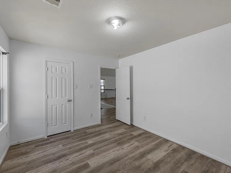 4810 Jarl Ct — Photo 14