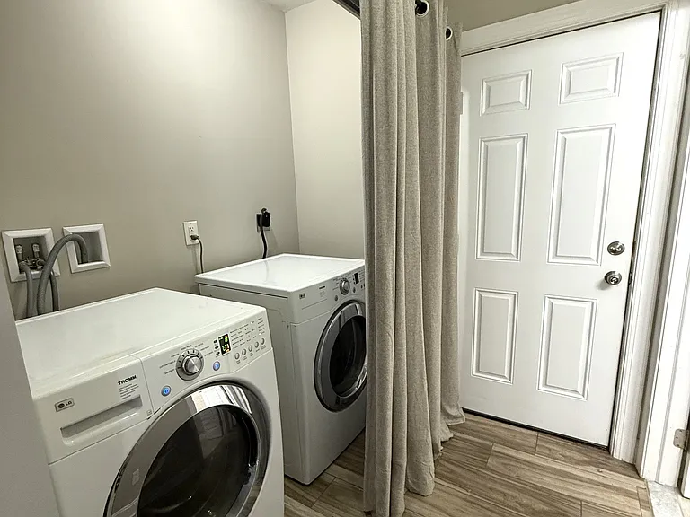 145 Smith St #1 — Photo 14