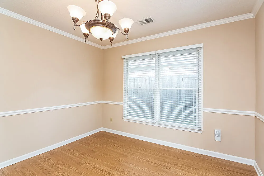 3 bed, 2.0 bath, 2002 sqft, $1,890 — Photo 3