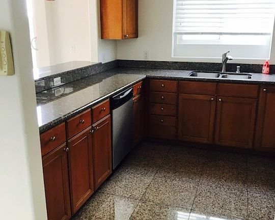 2nd image of 1049 S Hobart Blvd #205