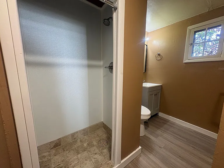 813 Lee Ave — Photo 6