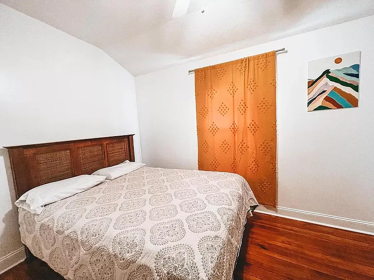 300 Augusta St — Photo 14