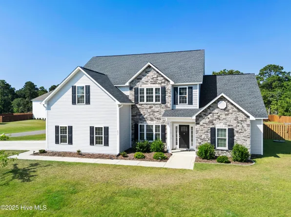 897 Needlerush Road, Sneads Ferry, NC 28460