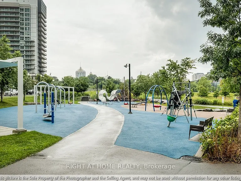 95 McMahon Dr #511 — Photo 41